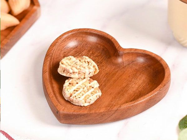 Acacia Wood Heart Dessert Plate 6 Inch